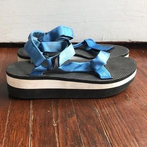 Platform Teva sandals